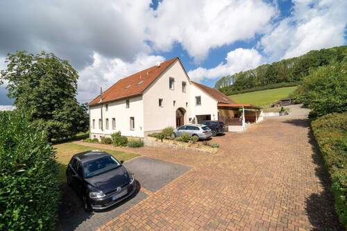 Hof - 2 Zimmer Mehrfamilienhaus, Wohnhaus zum Kaufen in Bielefeld