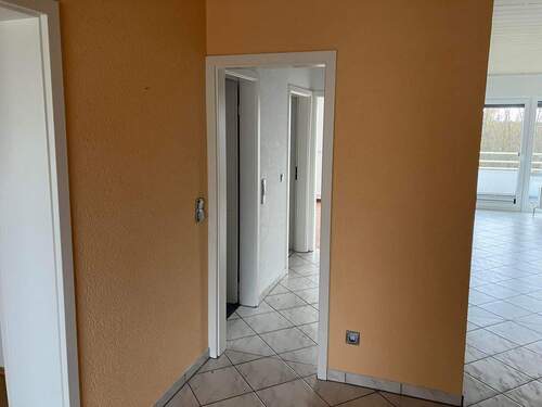 Flur - 5 Zimmer Etagenwohnung zum Kaufen in Flörsheim