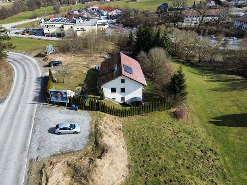 ... mit Erweiterungspotential - 9 Zimmer Mehrfamilienhaus, Wohnhaus in Waldkirchen