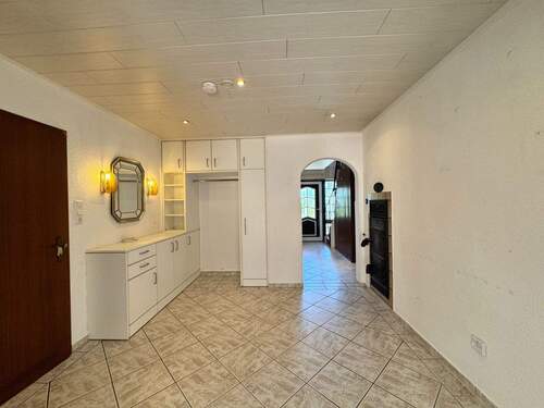 Diele mit Einbauten - 