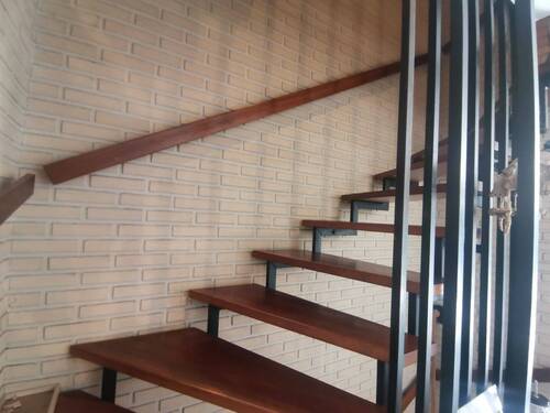 Treppenaufgang - 4 Zimmer Reihenmittelhaus in Jüchen