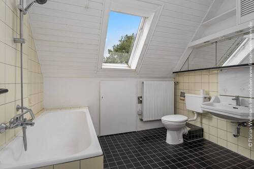Bad Dachgeschoss (5,18m²) - 