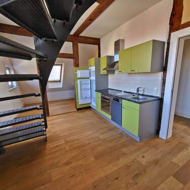 Einbauküche mit Kühl-Gefrierkombi - 1 Zimmer Etagenwohnung zur Miete in Schwerin