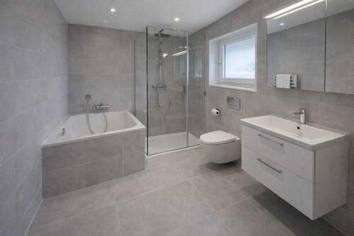 Neu gestaltetes Bad - 