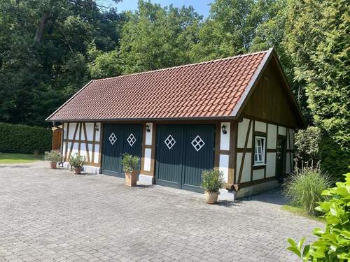 Fachwerkgarage mit viel Platz - 