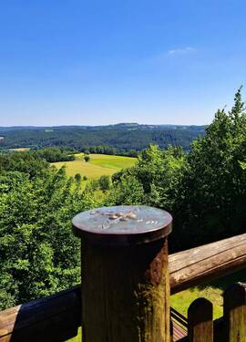 Blick von der Knockhütte - Thermendorf Obernsees, Fränkische Schweiz. Gemütlicher Ferienbungalow mit kompletter Möblierung. Besichtigungstermin vereinbaren.