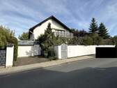 Haus von der Straße - Freistehendes Einfamilienhaus mit großem Garten in Dietzenbach - viel Platz für Ihre Ideen!