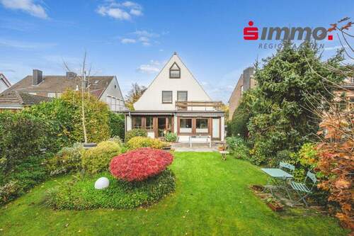 MDX_20251031_8144_lowres - Freistehendes Einfamilienhaus mit integrierter Garage und Süd-Garten