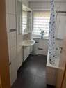 Badezimmer.jpg - Etagenwohnung mit 88,00 m&sup2; in Gerolzhofen zur Miete