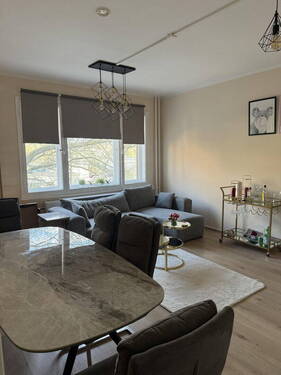 Wohnzimmer - 2 Zimmer Etagenwohnung zum Kaufen in Berlin