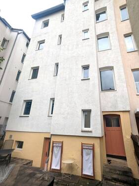 Rückseite Haus - 1 Zimmer Mehrfamilienhaus, Wohnhaus in Jena