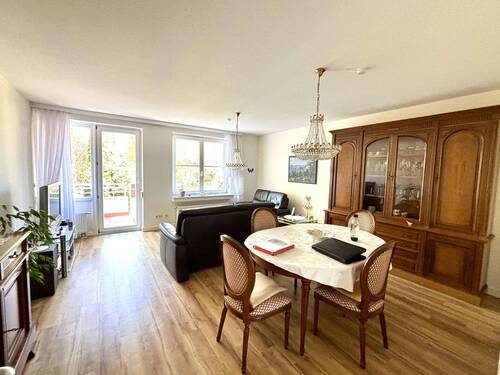 Wohn- und Esszimmer - 