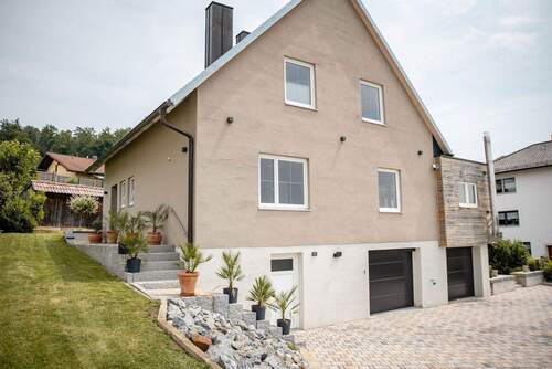 Außenansicht - 8 Zimmer Einfamilienhaus zum Kaufen in Ergoldsbach