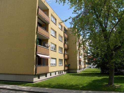 Albert 15-19 Balkone.jpg - Für Renovierungsprofils - 3-Zimmer-Wohnung in Fritzlar