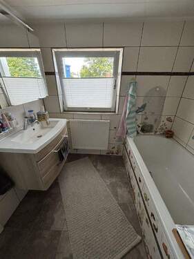 Badezimmer (Wanne Dusche) - 