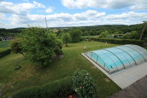 Schwimmbad mit Überdachung - 