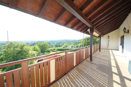 großzügiger Balkon Erdgeschoss - 