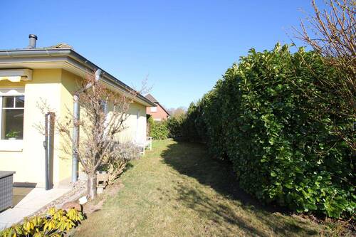 seitliche Hausansicht - 3 Zimmer Bungalow in Roggentin