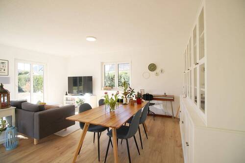 großzügiger Essbereich - 