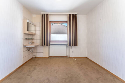 Zimmer mit Waschbecken - 