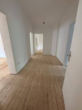 Diele - Mehrfamilienhaus, Wohnhaus in Alsdorf