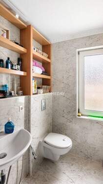 Badezimmer 1 2 - 