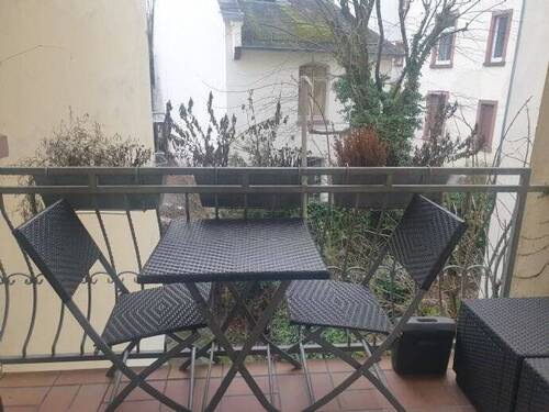 Balkon - Eigennutzer aufgepasst! Renovierte 3-Zi.Whg. in Stilaltbau mit Balkon u. EBK am Günthersburgpark