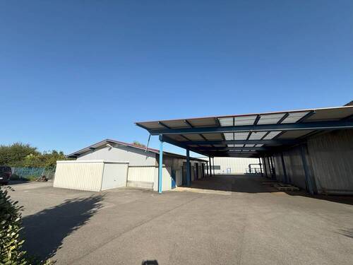 Halle 3 und Ansicht Halle 5 - Halle in Mudau