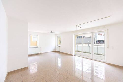 Wohnzimmer - 4 Zimmer Etagenwohnung zum Kaufen in Ludwigsburg