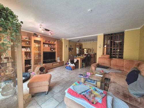 Wohn-/Esszimmer m. Wintergarten - 