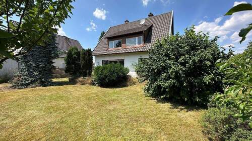 Blick zum Anwesen - … AIGNER - Gelegenheit: EFH mit großem Grundstück für die ganze Familie ...