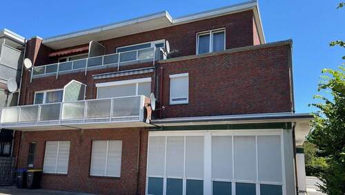 Auf dem Balkon können Sie die Sonne genießen - 