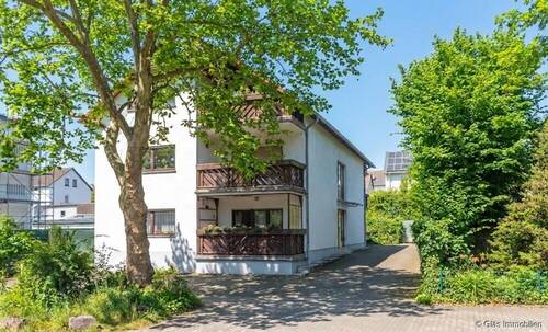 Gepflegte Wohnanlage - Gemütliche Eigentumswohnung im Dachgeschoss eines gepflegten Mehrparteienhauses in ruhiger Innenstadtlage