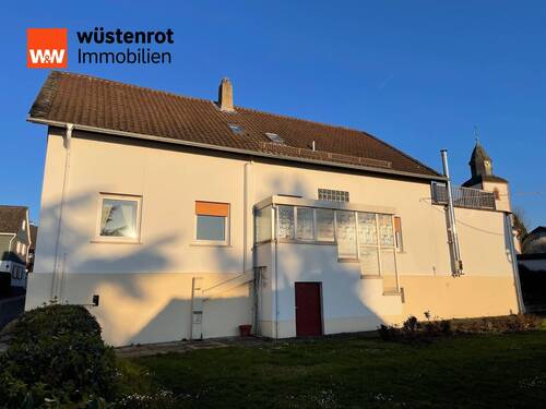 Wohnhaus-Gartenansicht - 6 Zimmer Einfamilienhaus in Reichelsheim / Blofeld
