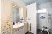 Badezimmer, - 