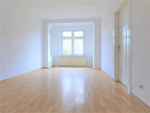 Wohnen - Frisch Renoviert - Schöne 3 Zi.- Whg., Bad mit Fenster, Loggia WG´s Willkommen!