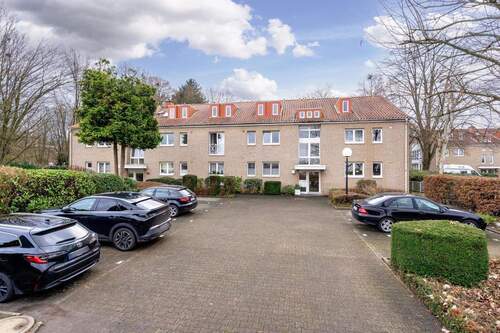 Hausansicht vorne - Etagenwohnung mit 80,00 m&sup2; in Bielefeld zum Kaufen