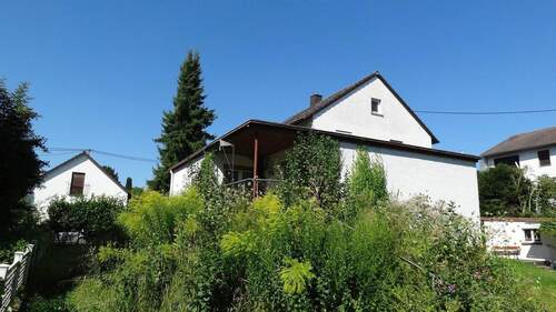 Anbau mit Terrasse - 9 Zimmer Mehrfamilienhaus, Wohnhaus zum Kaufen in Frankfurt am Main