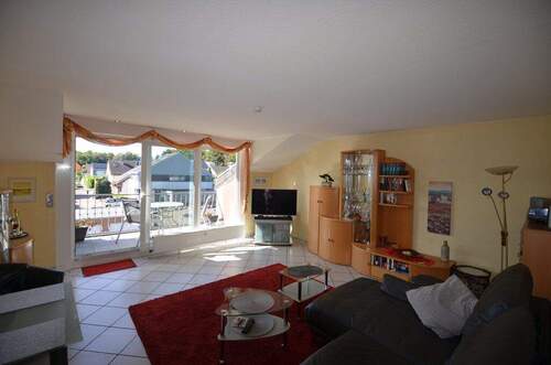 Wohnzimmer Zugang Balkon - Etagenwohnung mit 62,30 m² in Herzogenrath zum Kaufen