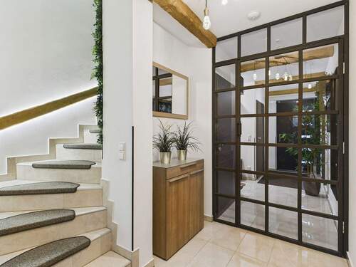 Eingangsbereich - 7 Zimmer Doppelhaushälfte in Stuttgart