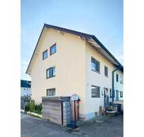 Attraktive Doppelhaushälfte in Meckenbeuren mit Einliegerwohnung, zwei Garagen und zentraler Ruhelage