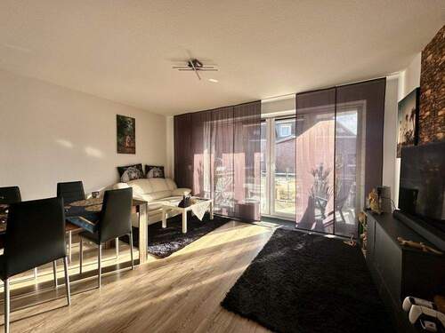 Sonnig Wohnen mit Balkon - 