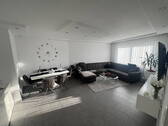 Wohnzimmer - Geschmackvolle 3-Zimmer-Wohnung mit Einbauküche in Augsburg-OberhausenBärenwirt