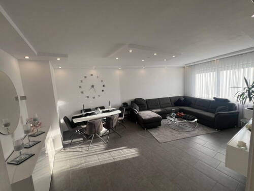 Wohnzimmer - 3 Zimmer Etagenwohnung zum Kaufen in Augsburg