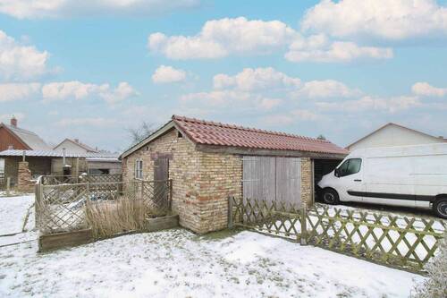Garage + Carport - 