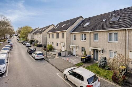 Ansicht Strasse rechts - 4 Zimmer Reihenmittelhaus in Castrop-Rauxel