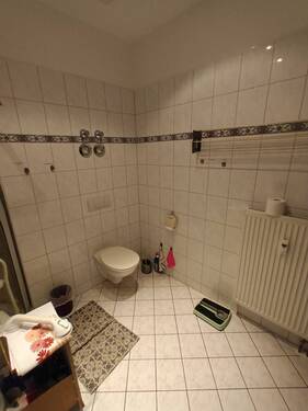 Bad mit Dusche - 