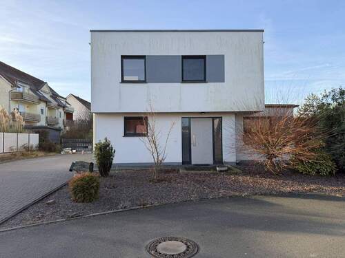 Objektvorderseite - Einfamilienhaus mit 140,00 m&sup2; in Roitzsch zum Kaufen