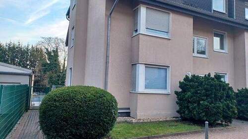 Vorgarten-und-Zugang-garagenhof.jpg - 