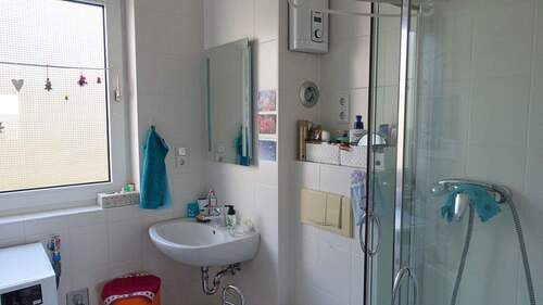 Tageslichtbad mit Waschmaschinenanschluss - 